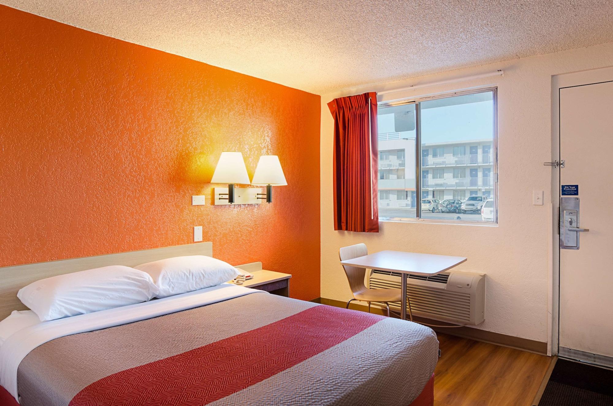 Motel 6- Denver, Co Downtown ภายนอก รูปภาพ