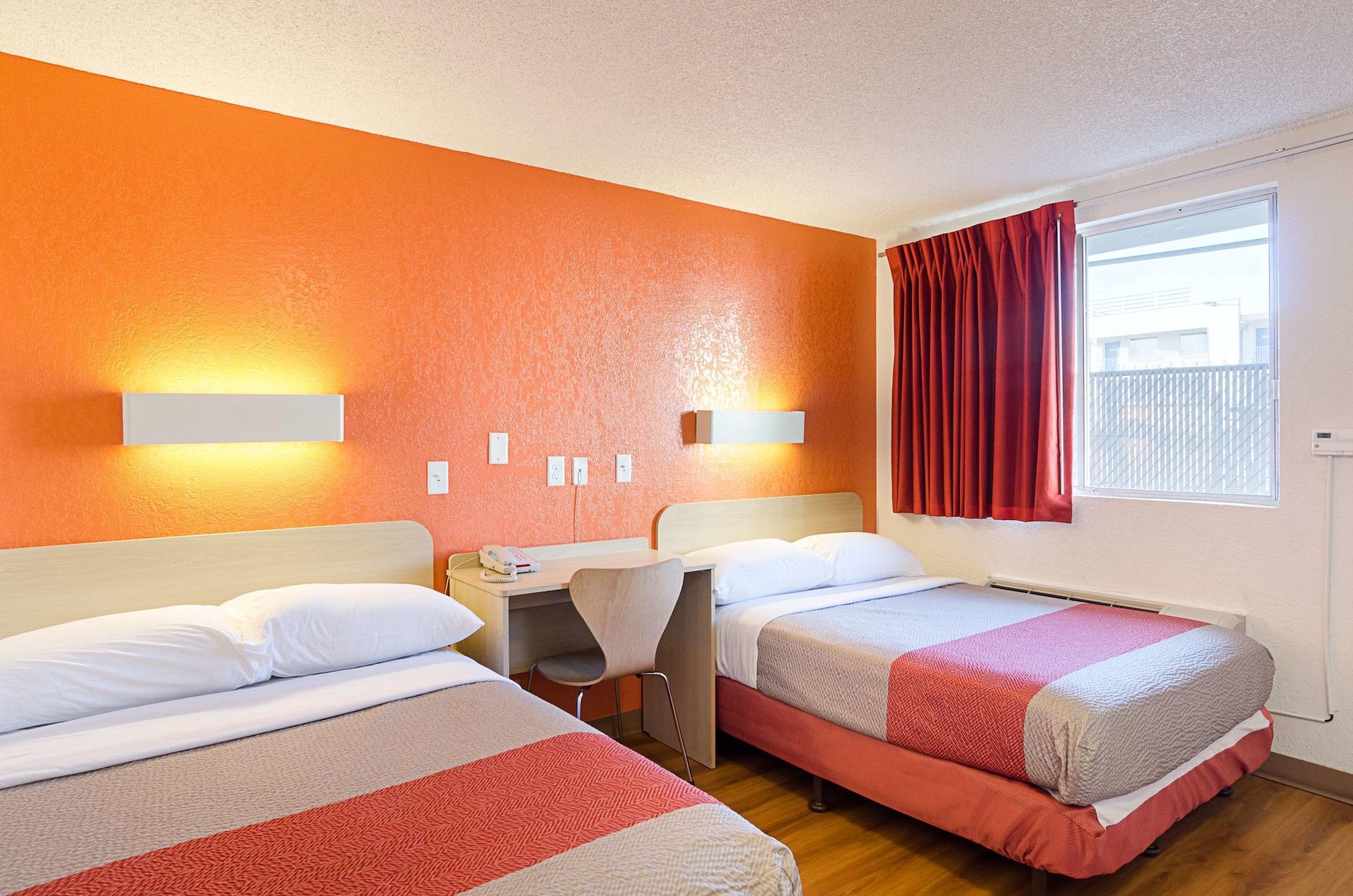 Motel 6- Denver, Co Downtown ภายนอก รูปภาพ