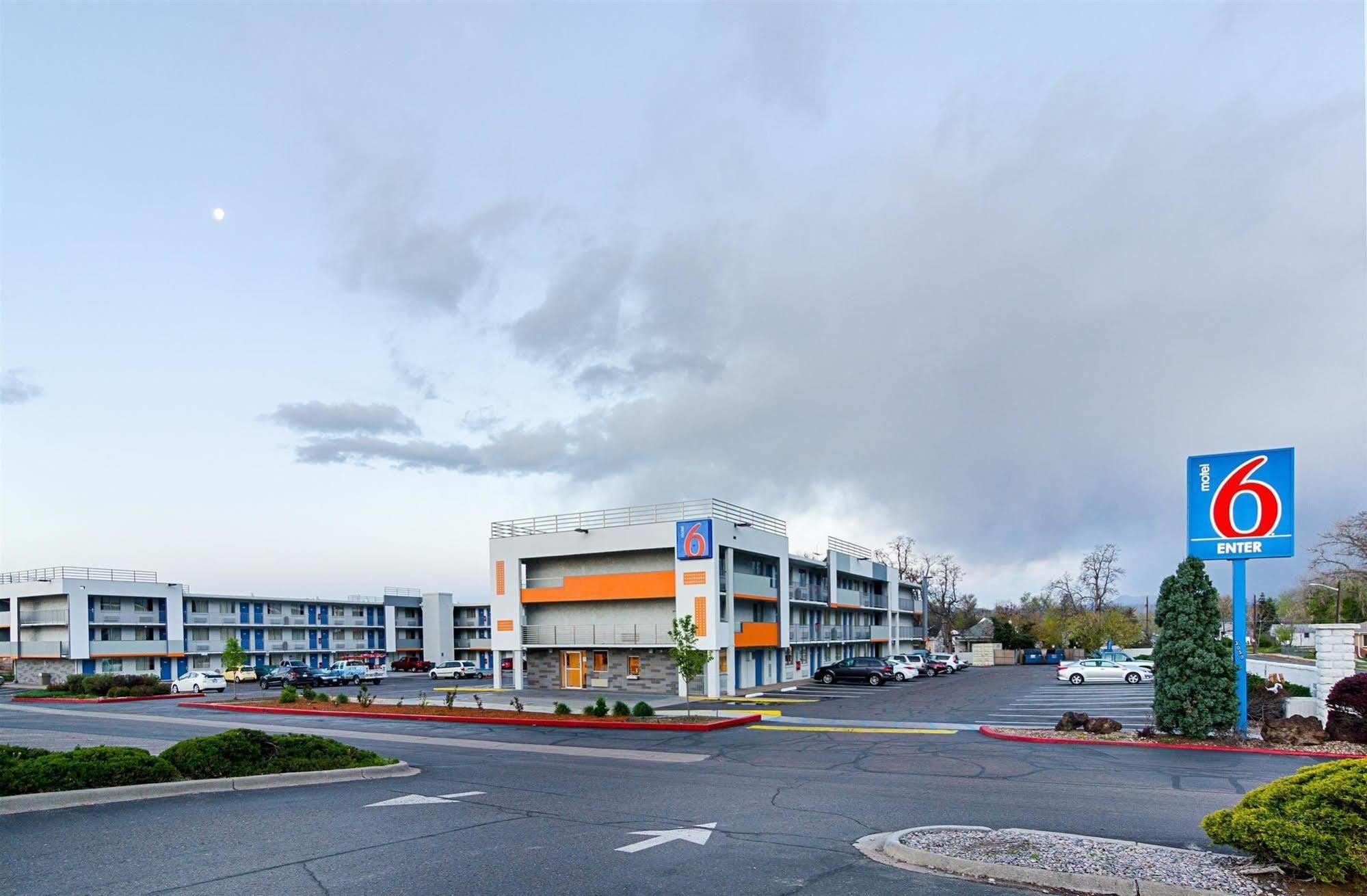 Motel 6- Denver, Co Downtown ภายนอก รูปภาพ