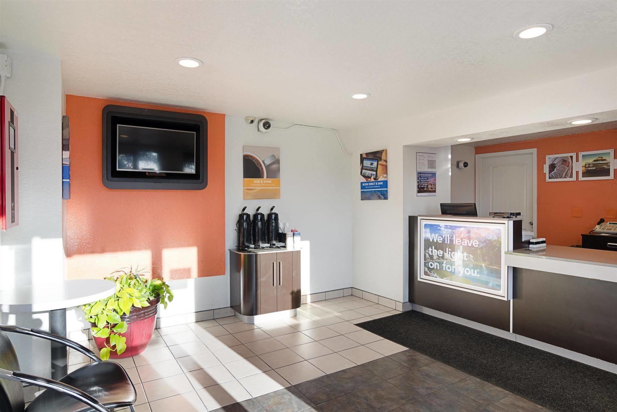 Motel 6- Denver, Co Downtown ภายนอก รูปภาพ