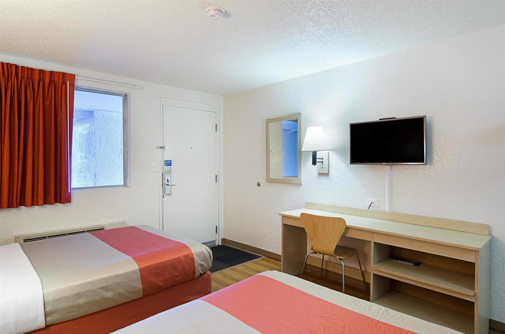 Motel 6- Denver, Co Downtown ภายนอก รูปภาพ
